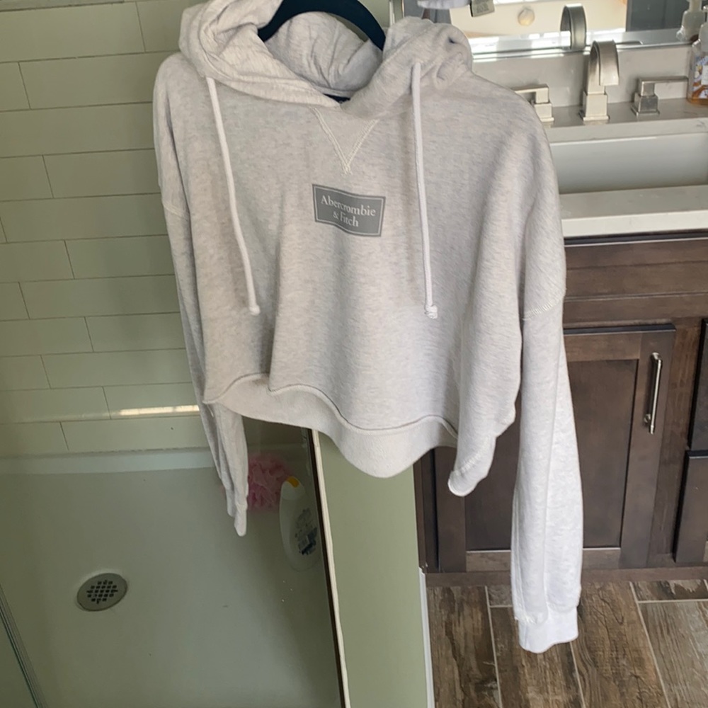 Cropped sweatshirt